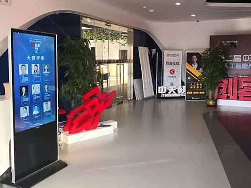 液晶户外广告机外壳材质选择指南 聚焦双面广告机的关键考量