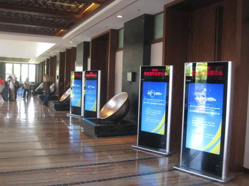 液晶广告机厂家角逐 市场潜力无限，技术革新与差异化竞争成关键